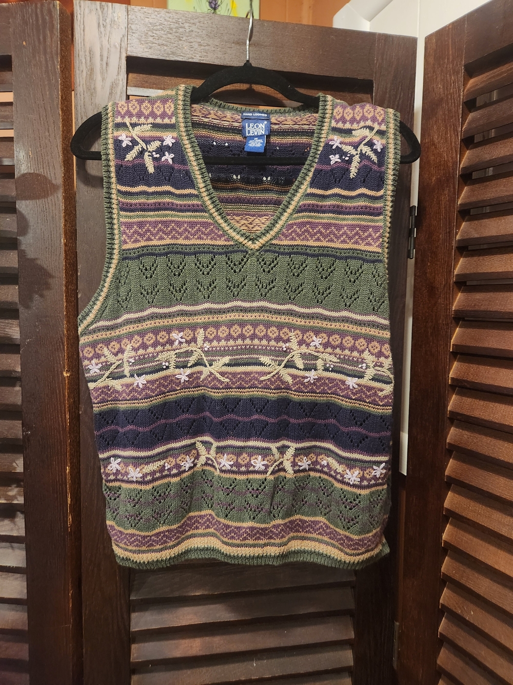 Leon Levin V-Neck Knit Vest in Olive Green and Purple